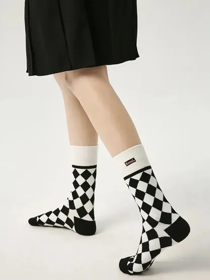 5 PCS Cool Girl Mid-tube Socks